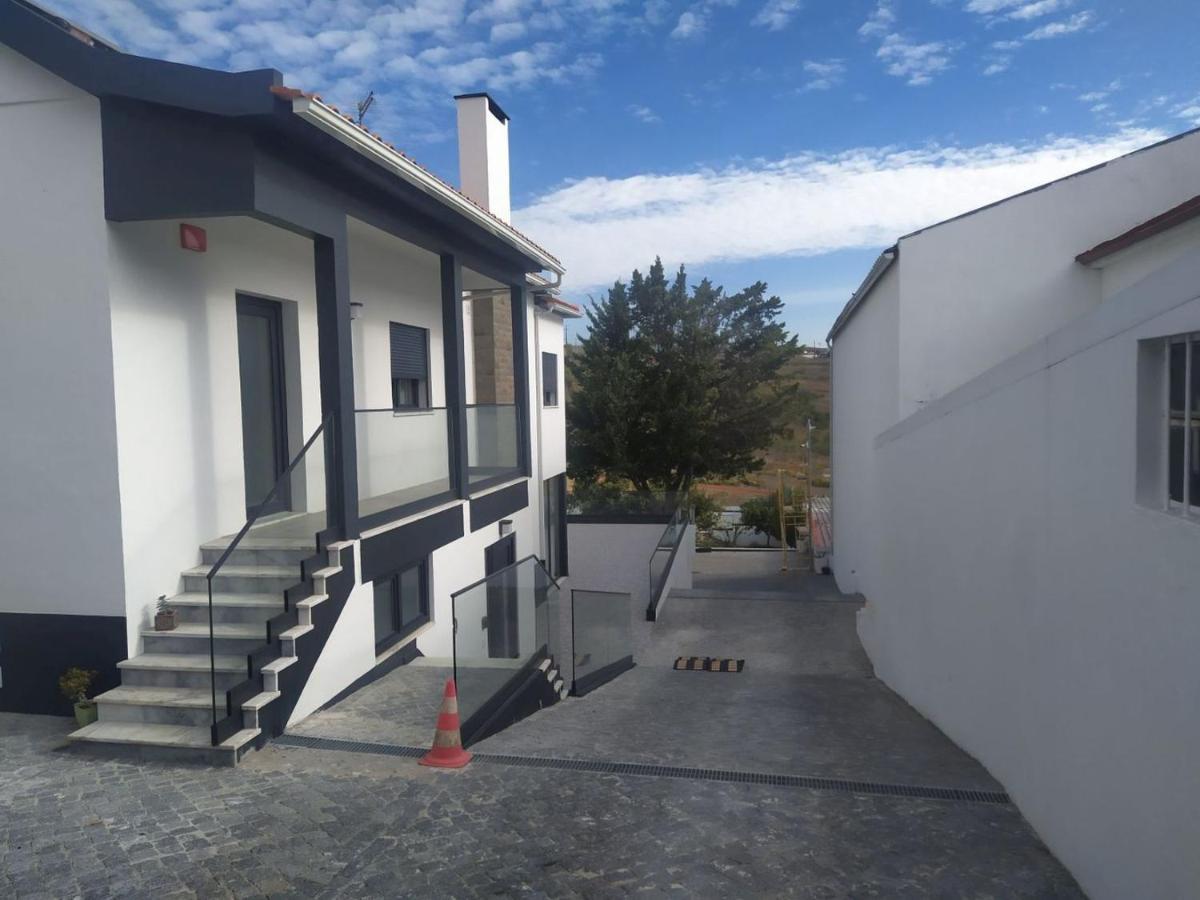 Quarto em Acomodações Particulares Hall 92 Quartos Com Wc Em Moradia Com Piscina A-das-lebres *