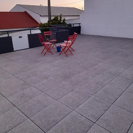 Hall 92 Quartos Com Wc Em Moradia Com Piscina A-Das-Lebres Loures Exterior photo