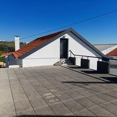 Hall 92 Quartos Com Wc Em Moradia Com Piscina A-Das-Lebres Loures Exterior photo