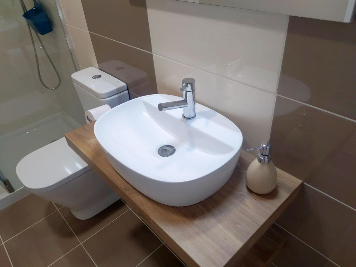 Kwatera prywatna Hall 92 Quartos Com Wc Em Moradia Com Piscina A-das-lebres Loures