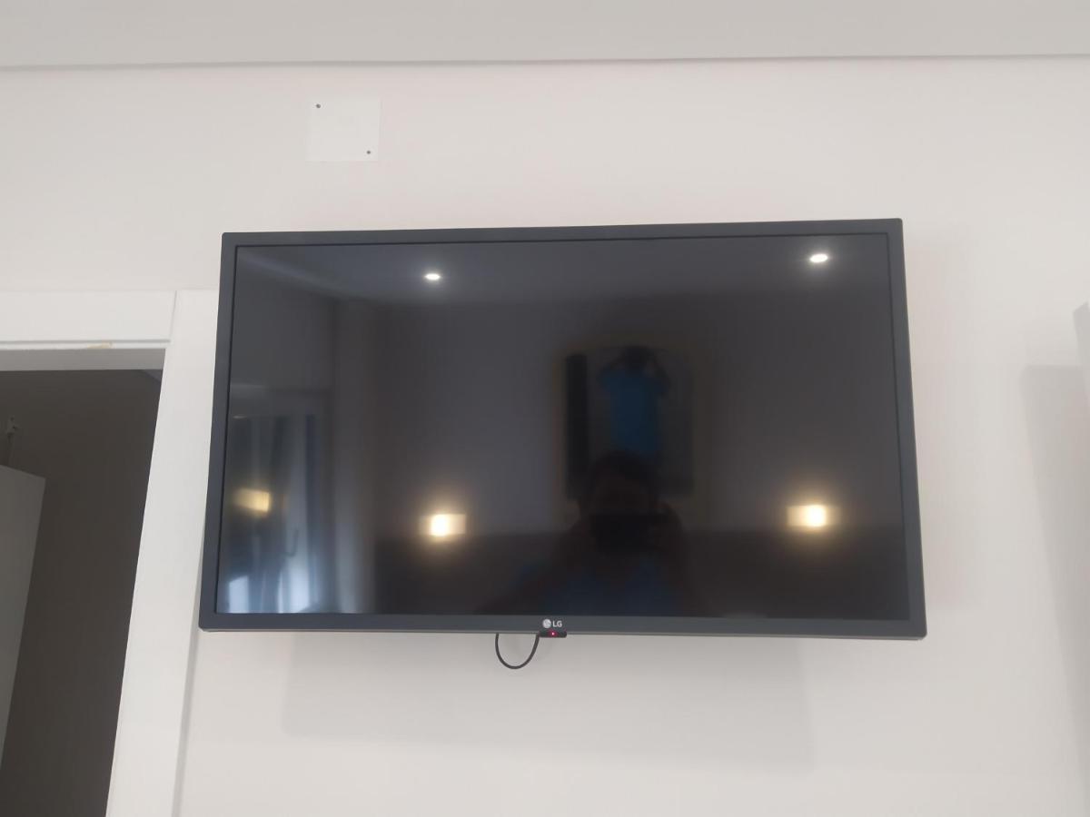 Hall 92 Quartos Com Wc Em Moradia Com Piscina A-das-lebres Loures