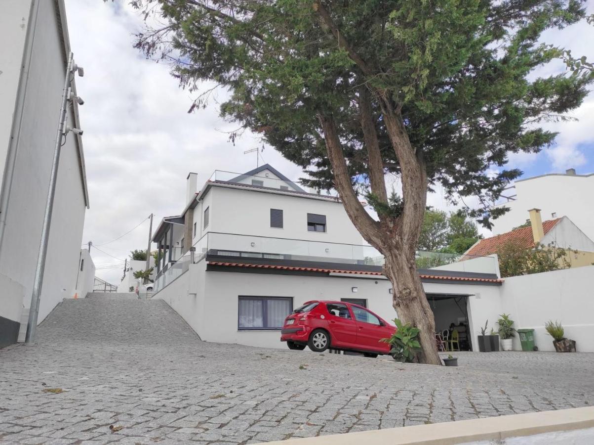 Hall 92 Quartos Com Wc Em Moradia Com Piscina A-das-lebres Kwatera prywatna *