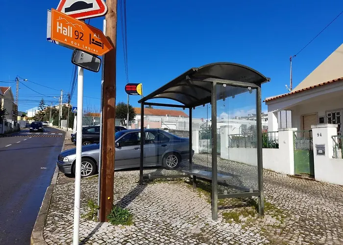 Hall 92 Quartos Com Wc Em Moradia Com Piscina A-Das-Lebres Loures