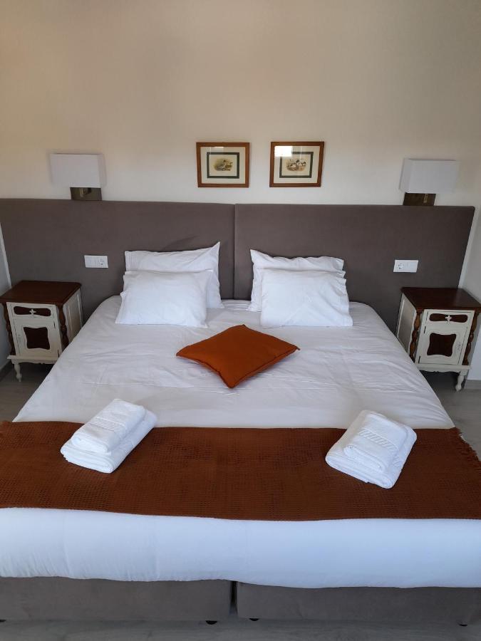 Hall 92 Quartos Com Wc Em Moradia Com Piscina A-das-lebres Loures