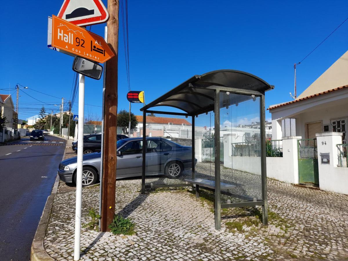 Homestay Hall 92 Quartos Com Wc Em Moradia Com Piscina A-das-lebres Loures