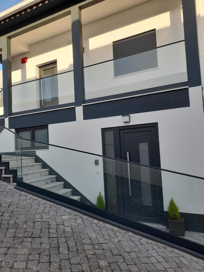 Hall 92 Quartos Com Wc Em Moradia Com Piscina A-das-lebres Homestay Loures