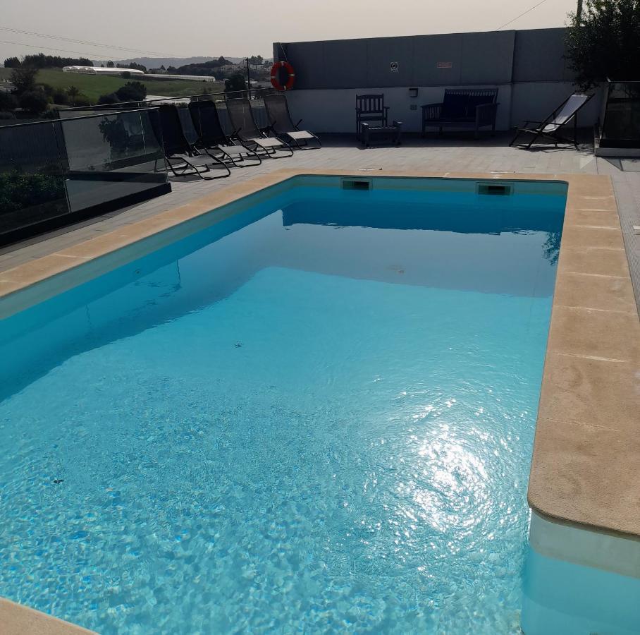 Hall 92 Quartos Com Wc Em Moradia Com Piscina A-das-lebres Homestay *