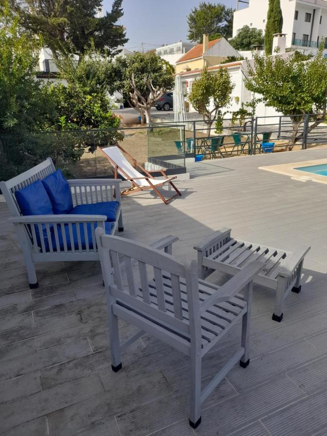 Hall 92 Quartos Com Wc Em Moradia Com Piscina A-das-lebres Homestay Loures