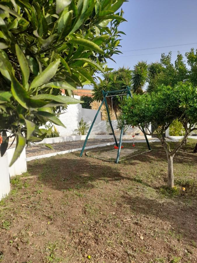 Hall 92 Quartos Com Wc Em Moradia Com Piscina A-das-lebres *