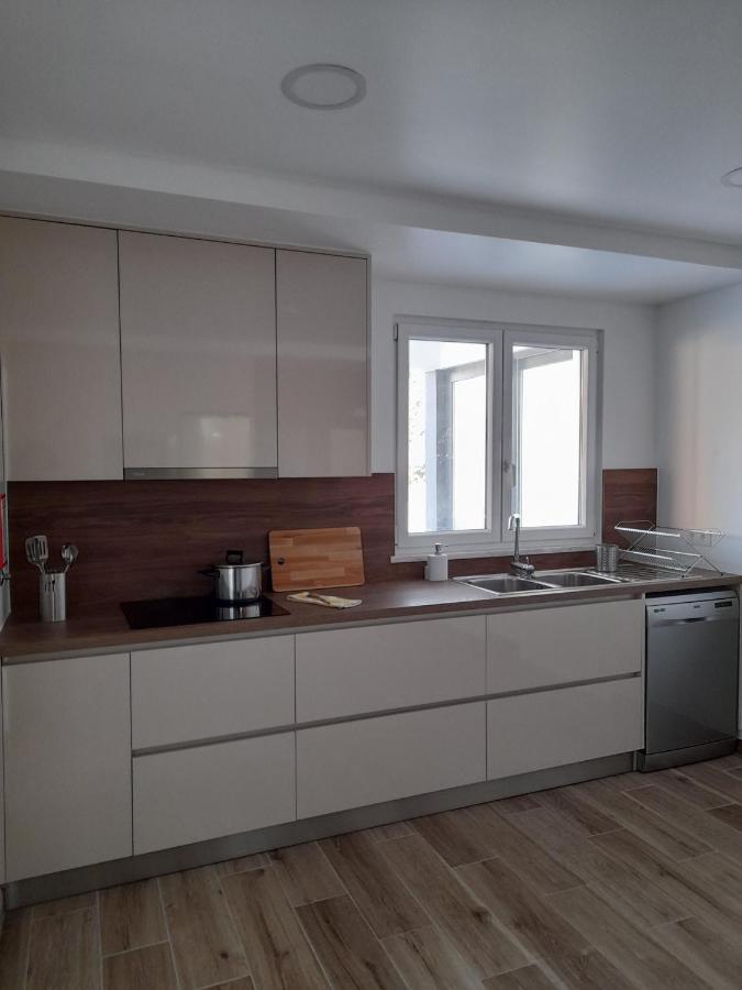 Hall 92 Quartos Com Wc Em Moradia Com Piscina A-das-lebres Homestay Loures