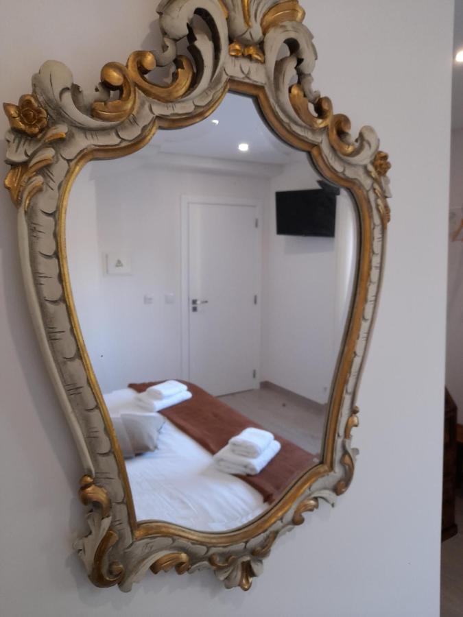 Hall 92 Quartos Com Wc Em Moradia Com Piscina A-das-lebres Homestay *