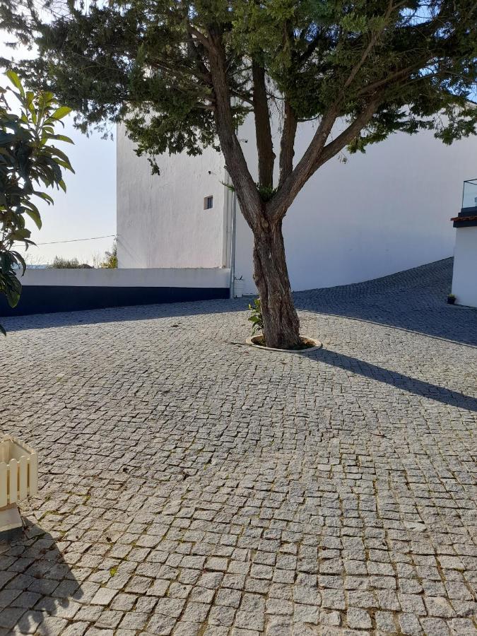 Hall 92 Quartos Com Wc Em Moradia Com Piscina A-das-lebres