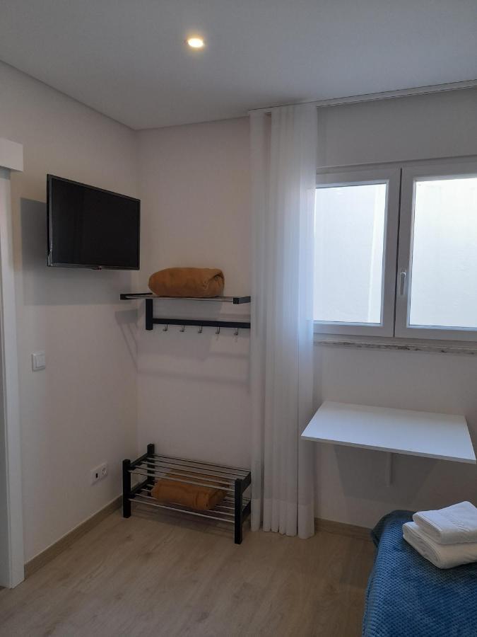 Homestay Hall 92 Quartos Com Wc Em Moradia Com Piscina A-das-lebres *